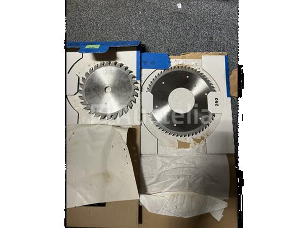 Grote foto 2 x zaagblad doe het zelf en verbouw gereedschappen en machines