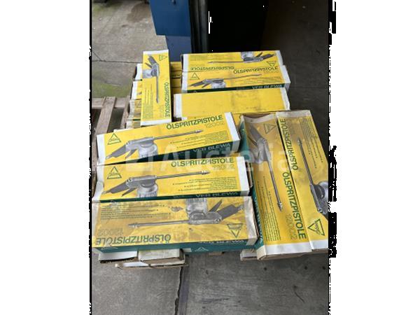 Grote foto partij oliepistolen pneumatisch doe het zelf en verbouw gereedschappen en machines