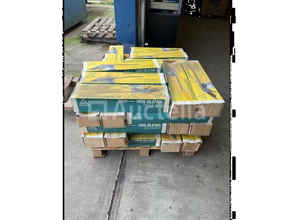 Grote foto partij oliepistolen pneumatisch doe het zelf en verbouw gereedschappen en machines