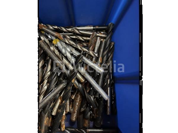Grote foto partij boren in bak doe het zelf en verbouw gereedschappen en machines