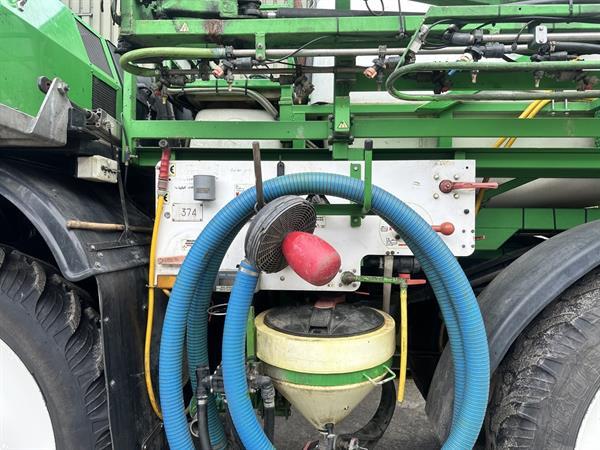 Grote foto chd zelfrijdende veldspuit agrarisch tractoren