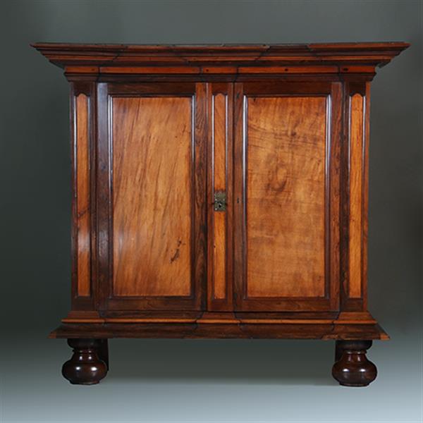 Grote foto koloniale kast ca 1700 museale kwaliteit in massief palissander en djati no.311425 antiek en kunst stoelen en banken