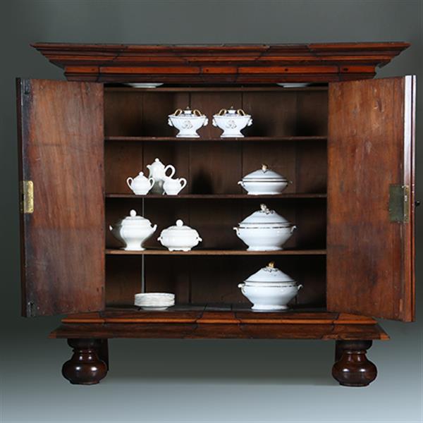 Grote foto koloniale kast ca 1700 museale kwaliteit in massief palissander en djati no.311425 antiek en kunst stoelen en banken