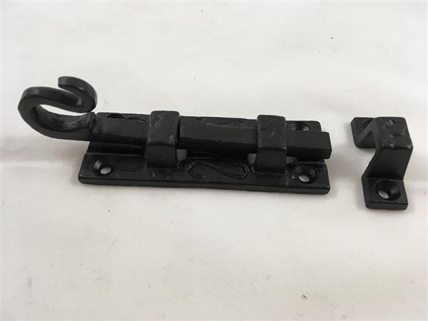 Grote foto een mooie deurgrendel schuifslot mat zwart gemaakt van smeedijzer doe het zelf en verbouw materialen en producten