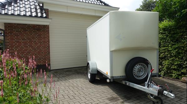 Grote foto gesloten aanhangwagen agrarisch aanhangwagens
