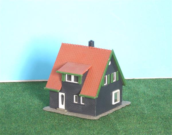 Grote foto huis met zwarte gevel faller 102 nh730 hobby en vrije tijd h0