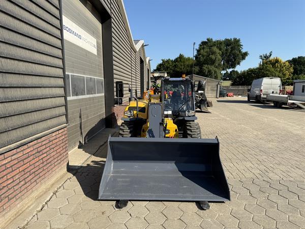 Grote foto eurotrac th25.6 compact verreiker nieuw 745 lease doe het zelf en verbouw kranen en graafmachines