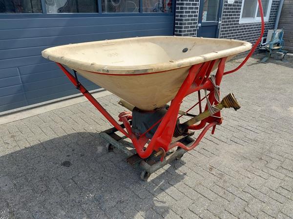 Grote foto vicon kunstmeststrooier pendelstrooier agrarisch kunstmestrooiers