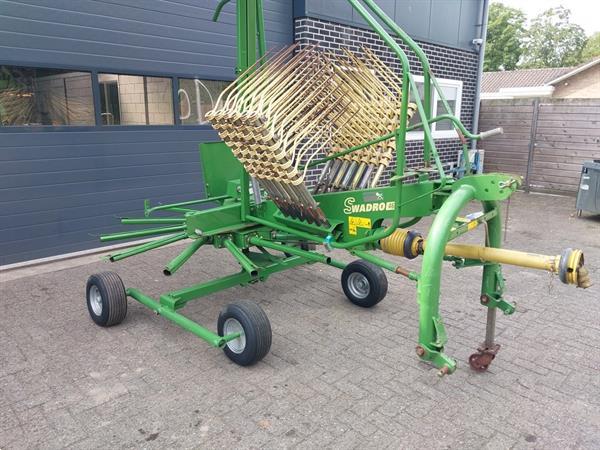 Grote foto krone swadro 461 hark agrarisch harken