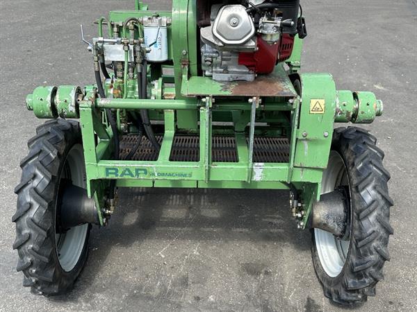 Grote foto rap rijnbeek zr 120 beddenrooimachine zelfrijdende oogstmachine voor bloembollen agrarisch oogstmachines