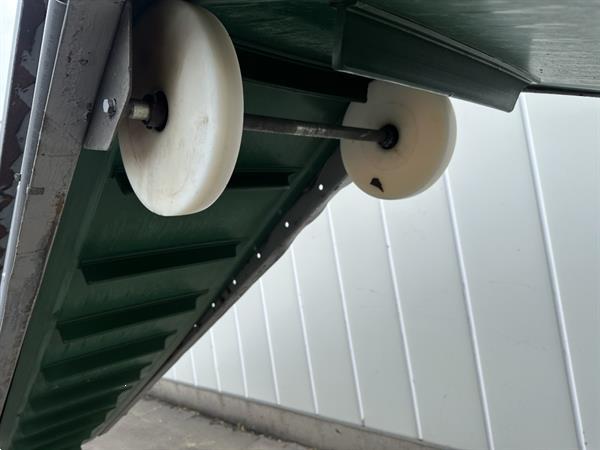 Grote foto opvoerband breedte 30 cm met vingers doe het zelf en verbouw afvalverwerking