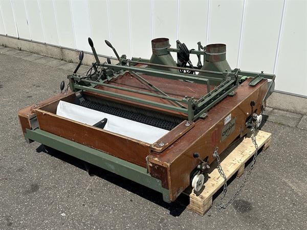 Grote foto compas poetsmachine ontklisteraar voor bloembollen agrarisch tuinbouw