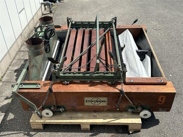 Grote foto compas poetsmachine ontklisteraar voor bloembollen agrarisch tuinbouw