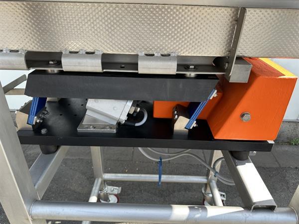 Grote foto bodijn trilgoot invoertriller uitvoerbreedte 19 cm agrarisch kisten