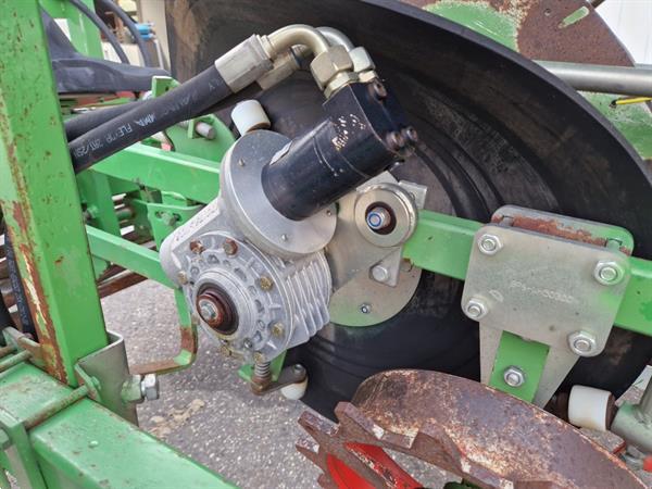 Grote foto basrijs bps fe150 plantmachine met aangedreven schijven voor 2 rijen agrarisch zaaimachines