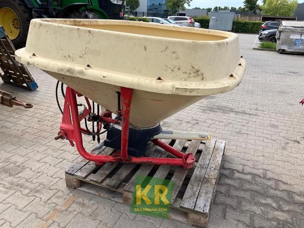Grote foto vicon pendelstrooier 693764 agrarisch kunstmestrooiers