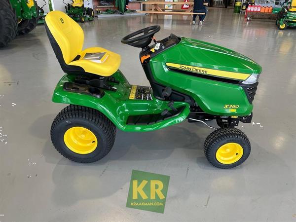 Grote foto john deere x380 692958 tuin en terras zitmaaiers