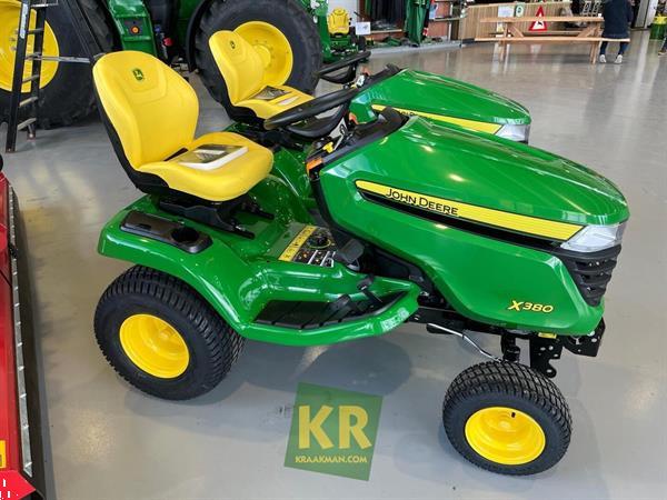 Grote foto john deere x380 692957 tuin en terras zitmaaiers