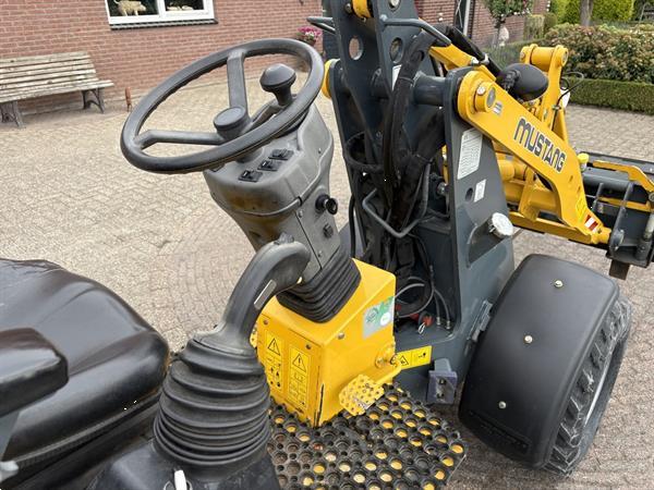 Grote foto mustang 106 shovel agrarisch shovels