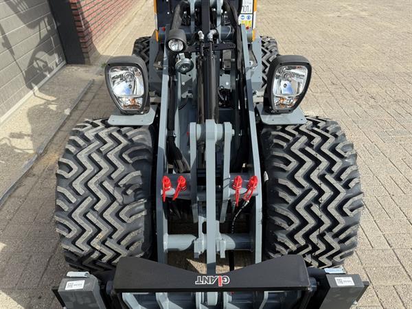 Grote foto giant g1500 l x tra minishovel nieuw 495 lease agrarisch shovels
