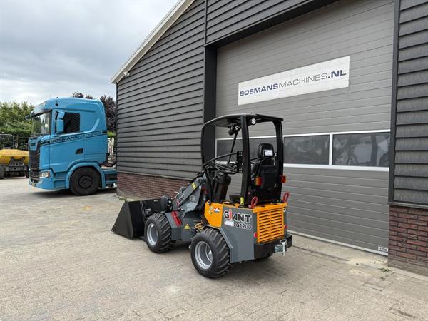 Grote foto giant g1200 minishovel kniklader nieuw 400 lease agrarisch shovels