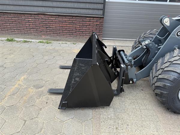 Grote foto giant g3500 shovel nieuw met cabine agrarisch shovels