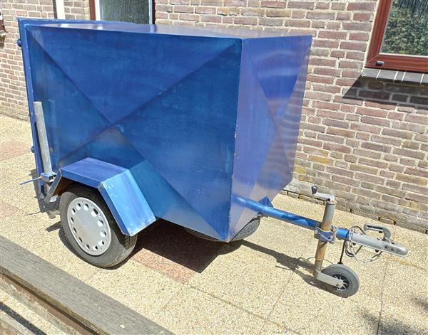Grote foto gesloten aanhanger auto diversen aanhangers