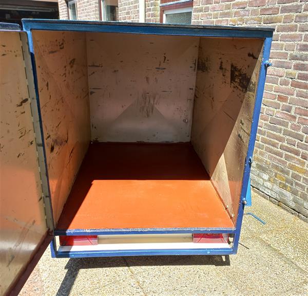 Grote foto gesloten aanhanger auto diversen aanhangers