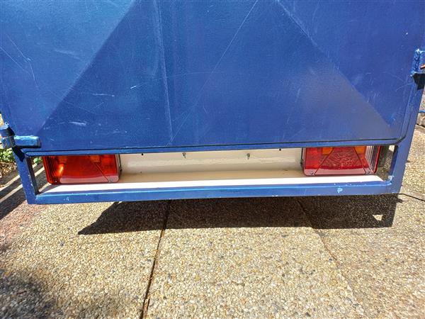 Grote foto gesloten aanhanger auto diversen aanhangers