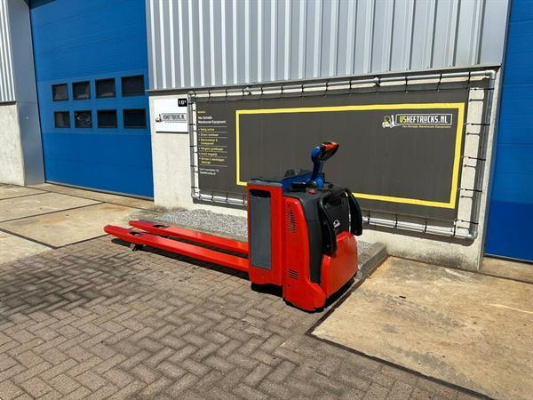 Grote foto vs 22279 elektrische palletwagen linde lepels 2400mm doe het zelf en verbouw hefwerktuigen