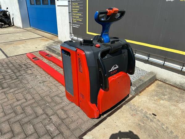 Grote foto vs 22279 elektrische palletwagen linde lepels 2400mm doe het zelf en verbouw hefwerktuigen