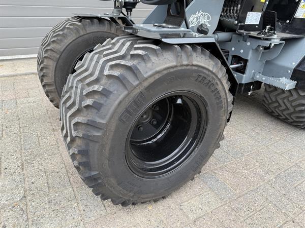 Grote foto giant g1500 l x tra minishovel tkd demo 495 lease giekvering agrarisch shovels
