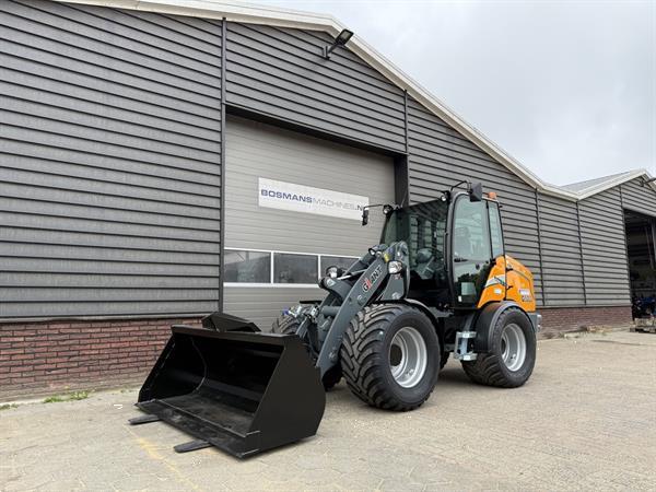 Grote foto giant g5000 shovel nieuw uit voorraad leverbaar agrarisch shovels