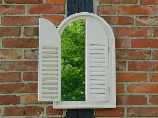 Grote foto spiegel met houten frame en deurtjes indische stijl huis en inrichting woningdecoratie
