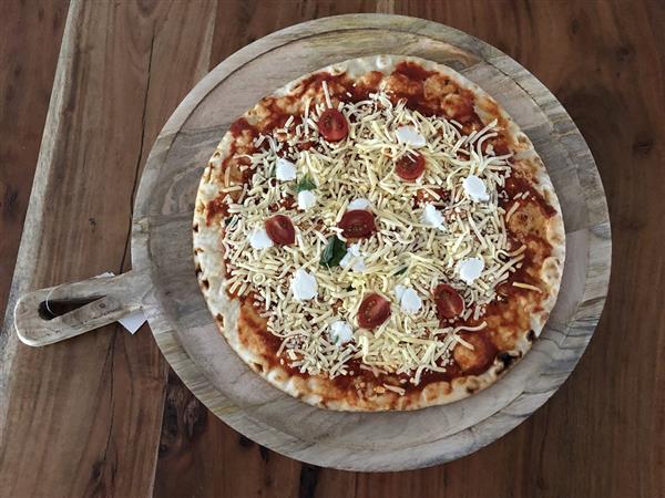 Grote foto dienblad pizza xl met handvat rustiek dienblad gemaakt van massief hout. huis en inrichting woningdecoratie