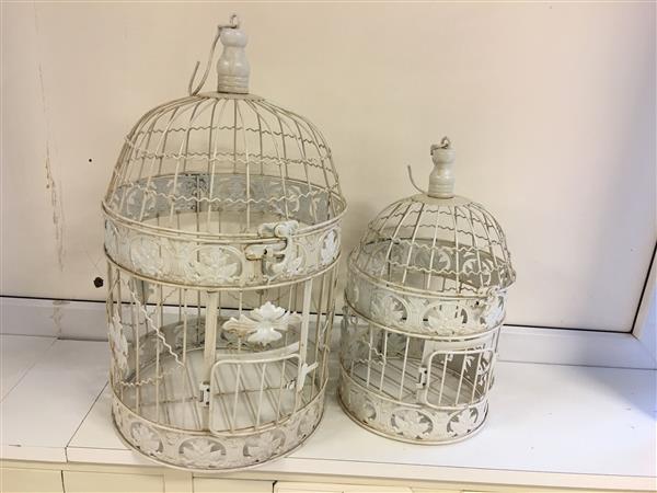 Grote foto set mooie ronde metalen vogelkooitjes heel fraai in ontwerp huis en inrichting woningdecoratie