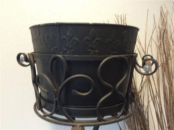 Grote foto prachtige metalen wijnkoeler mooi smeedwerk huis en inrichting woningdecoratie