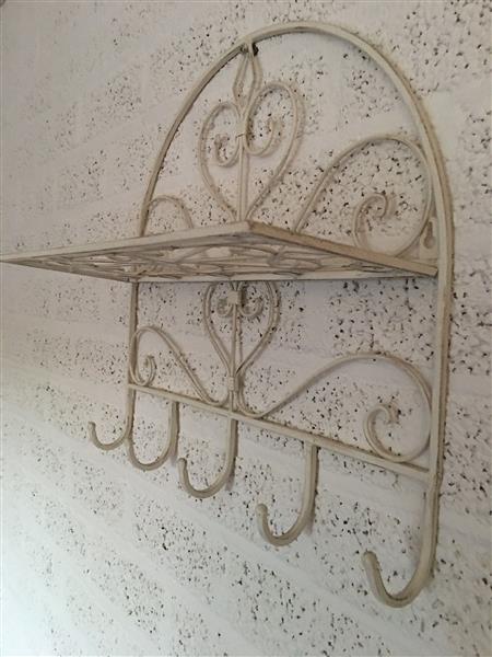 Grote foto wandplankkapstok gemaakt van smeedijzer old white huis en inrichting woningdecoratie