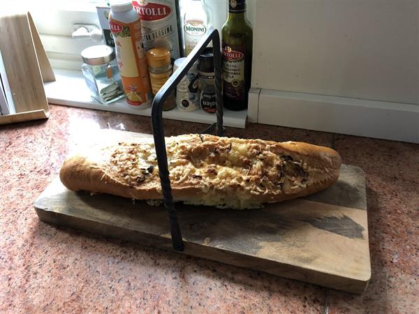 Grote foto snijplank met smeedijzeren beugel keukenbord ontbijtplank worstplank houten brood plank . huis en inrichting woningdecoratie