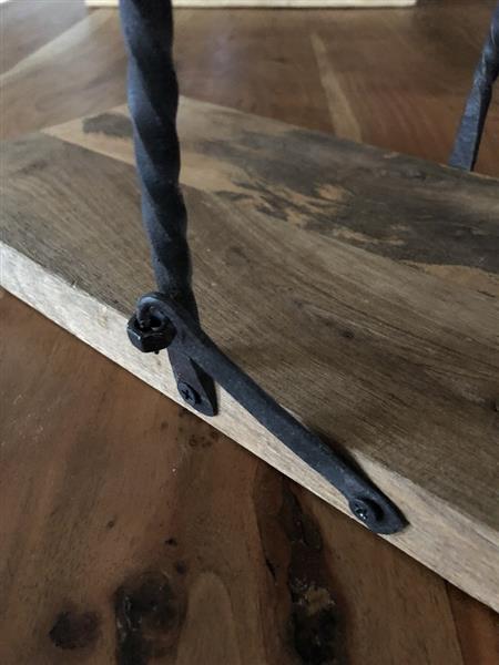 Grote foto snijplank met smeedijzeren beugel keukenbord ontbijtplank worstplank houten brood plank . huis en inrichting woningdecoratie