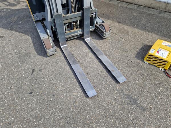 Grote foto jungheinrich etv214 reachtruck 1400 kg agrarisch heftrucks