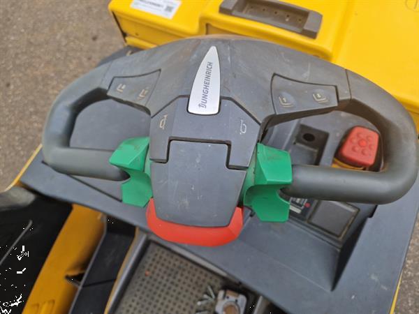 Grote foto jungheinrich ere225 elektrische palletwagen met verlengde lepels agrarisch heftrucks