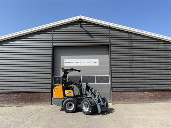 Grote foto giant g2300 x tra hd minishovel kniklader nieuw 545 lease agrarisch shovels