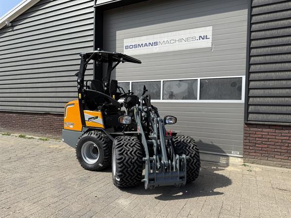 Grote foto giant g2300 x tra hd minishovel kniklader nieuw 545 lease agrarisch shovels