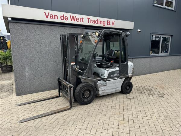 Grote foto nissan ud02a25pq triplo 430 freelift sideshift lpg 2006 agrarisch heftrucks