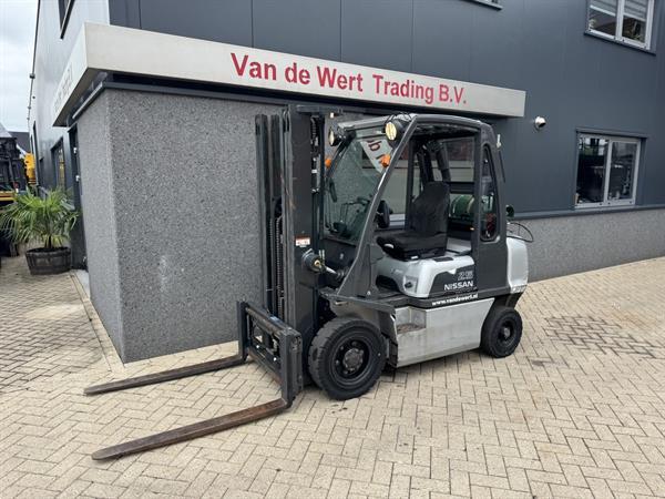 Grote foto nissan ud02a25pq triplo 475 freelift sideshift lpg 2005 agrarisch heftrucks