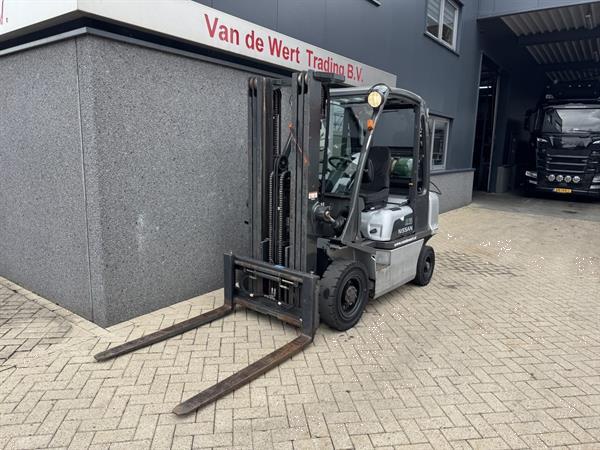 Grote foto nissan ud02a25pq triplo 475 freelift sideshift lpg 2005 agrarisch heftrucks