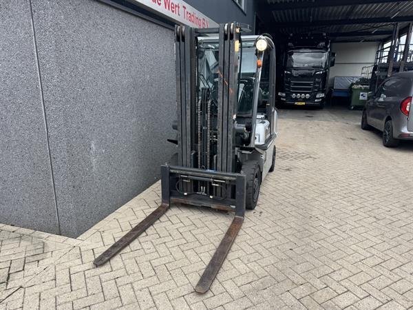 Grote foto nissan ud02a25pq triplo 475 freelift sideshift lpg 2005 agrarisch heftrucks