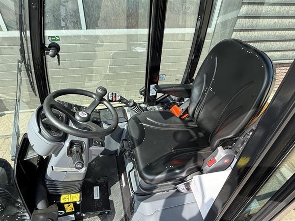Grote foto giant g2700 x tra hd minishovel nieuw met cabine agrarisch shovels