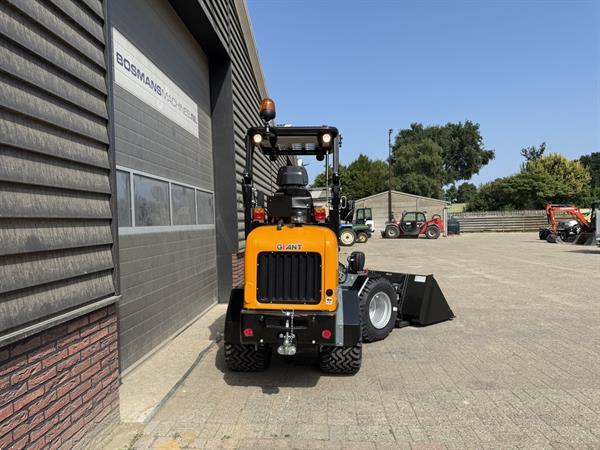 Grote foto giant g1500l x tra minishovel nieuw l extra hefvermogen agrarisch shovels
